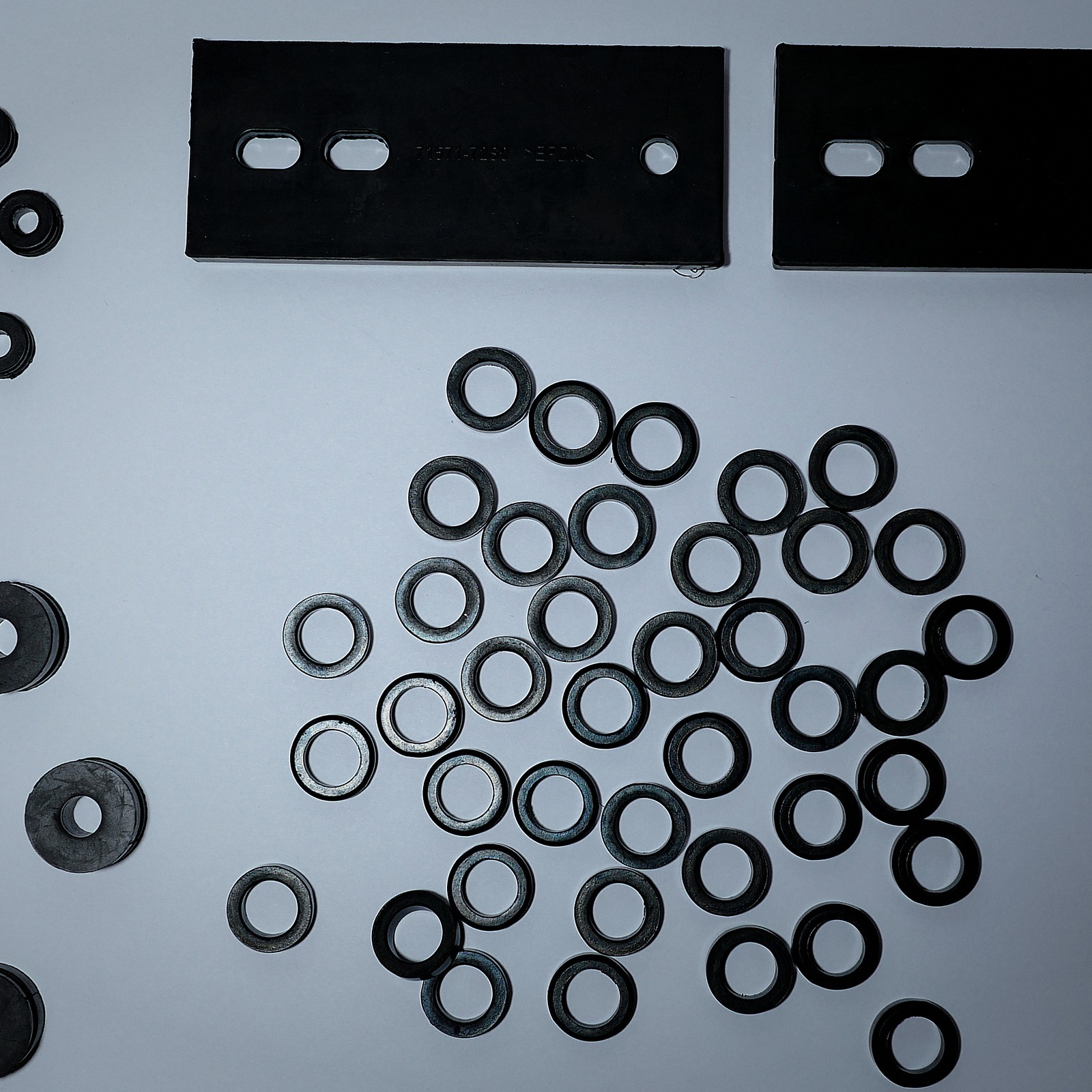 Range of suspension bushings, bonded and unbonded