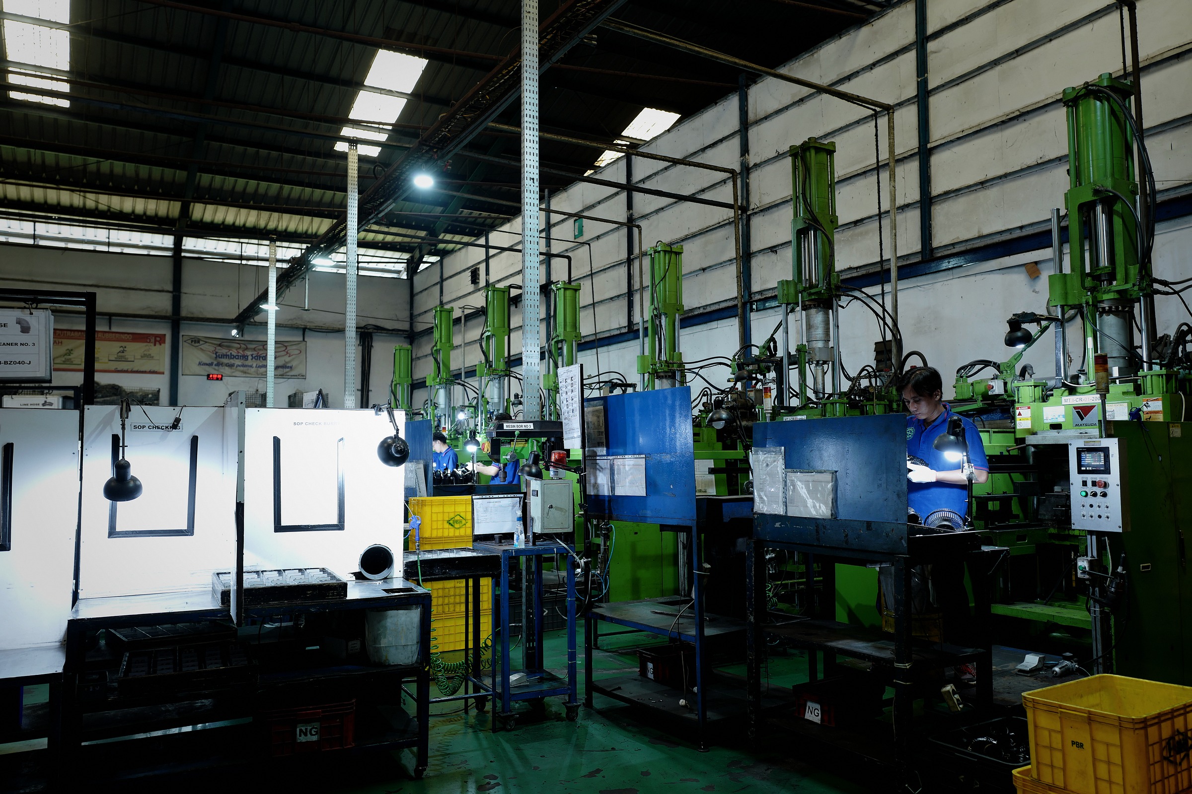 Cold runner injection press hall at PBR (PT. Putrabangun Rubberindo) Cikupa rubber parts factory in Tangerang, Indonesia, serving Hino, Suzuki and Honda since 2003