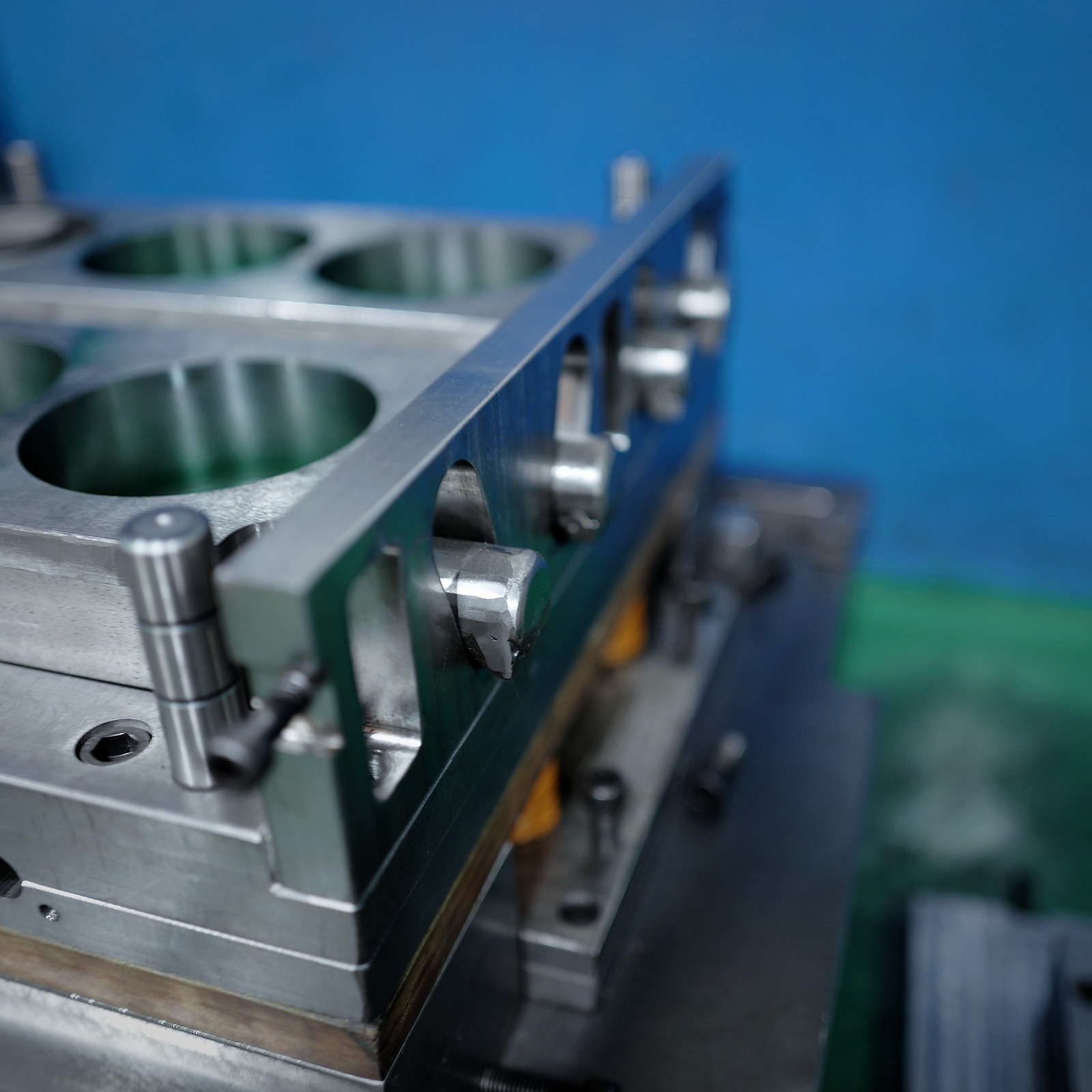Custom bonded assembly tooling